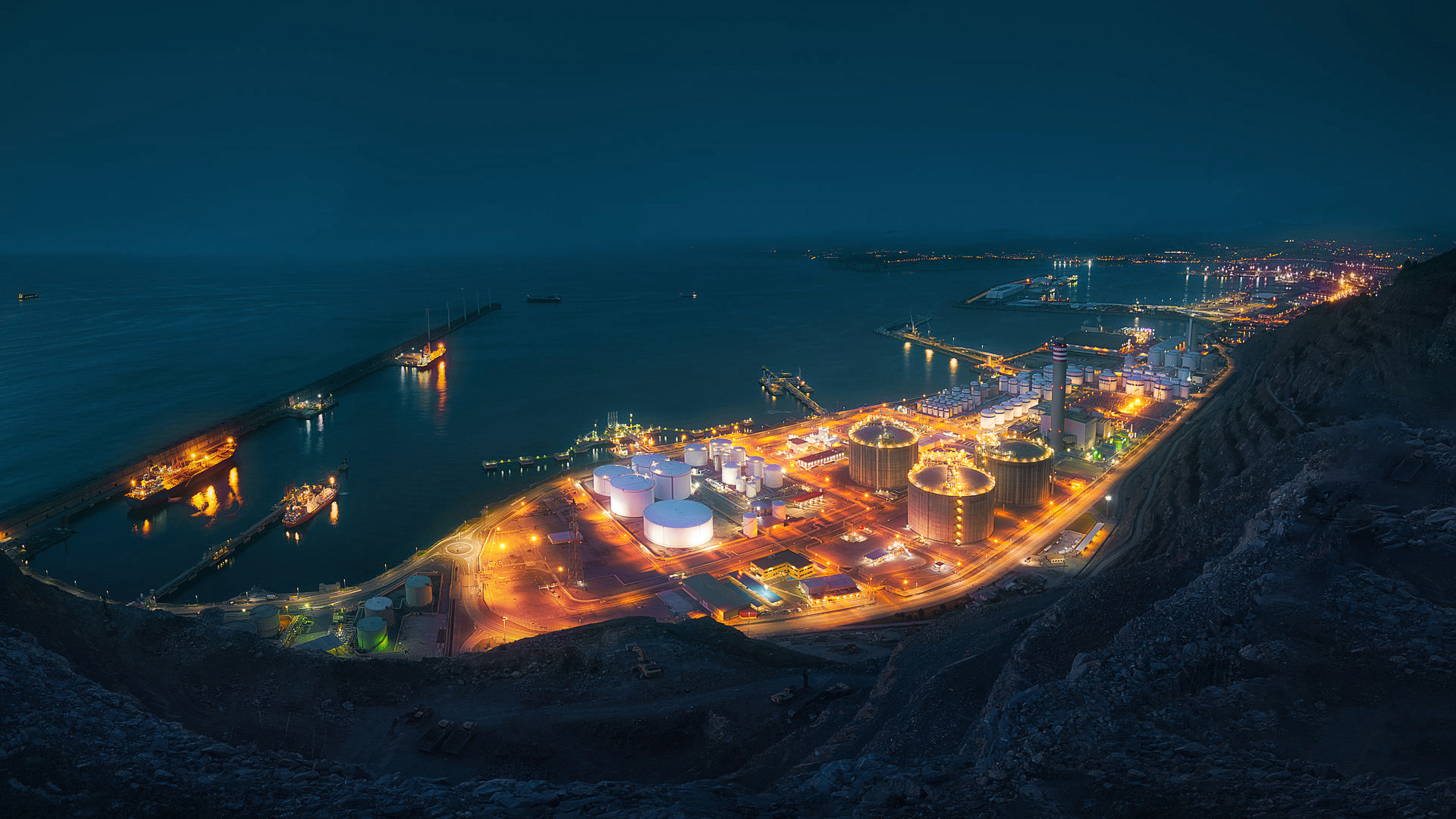 聚集能量 服務全球